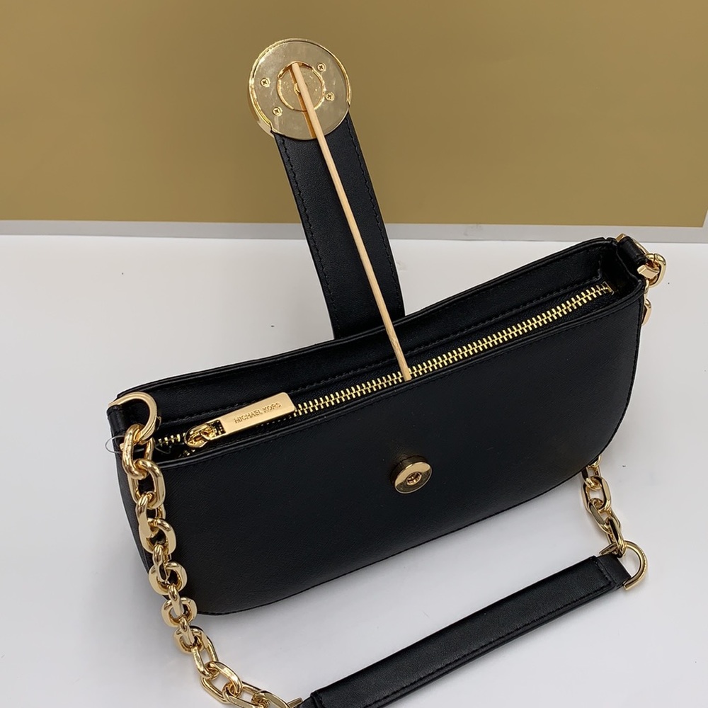 MICHAEL KORS
Carmen Small Shoulder
Pochette Bag
Black
NWT - Picture 11 of 16
